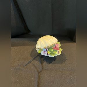 Royal Adderley Floral Clam Shell Flowers